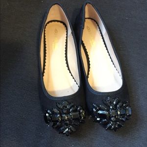 New Head Over Heels by Dunes Black Flats Sz 7